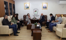 أبو هولي يطالب بلجيكا بحشد دعم دولي للأونروا وتأمين تمويل مستدام