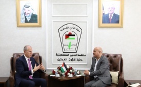 أبو هولي يبحث مع السفير الكندي التحديات التي تواجه الأونروا والأوضاع المأساوية في المخيمات الفلسطينية ويثمن دعم كندا للأونروا