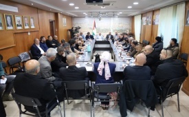 برئاسة أبو هولي: دائرة شؤون اللاجئين تعقد لقاءً مع رؤساء اللجان الشعبية ومؤسسات وفعاليات المخيمات للتحضير لفعاليات الذكرى الـ78 للنكبة