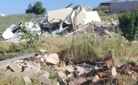 قوات الاحتلال تهدم منزلا ومنشأة صناعية في مخيم الجلزون شمال رام الله