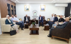 د. أبو هولي يستقبل أمين سر حركة "فتح" ورئيس اللجنة الشعبية في نابلس لبحث أوضاع اللاجئين والعمل التنظيمي