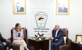 د. أبو هولي يبحث مع مديرة التنمية بالقنصلية البريطانية أوضاع المخيمات وأزمة الاونروا  المالية
