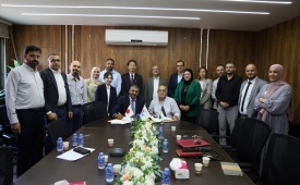 برعاية الرئيس وبتوجيهات رئيس دائرة شؤون اللاجئين.. توقيع عقد مشروع إنشاء خزان مياه في مخيم الفوار