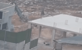 (محدث) الاحتلال يهدم 7 شقق سكنية في محيط مخيم قلنديا شمال القدس