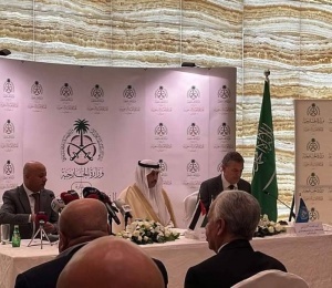 بحضور رئيس دائرة شؤون اللاجئين د. أحمد ابو هولي السفير السعودي لدى الأردن  يسلم ، الاونروا ، مساهمة المملكة بقيمة  27 مليون دولار - 23/10/2022