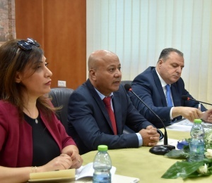 د.أبو هولي يُطلع 31 سفيرا وقنصلا في رام الله على الأزمة المالية لوكالة الغوث