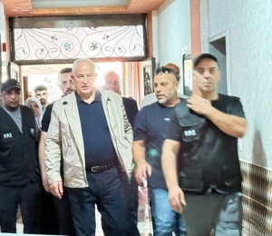 وزير الداخلية يزور سكنات النازحين في الجامعة الأمريكية ويؤكد متابعة القضايا العالقة