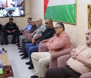 قائد شرطة نابلس يزور اللجنة الشعبية لخدمات مخيم عسكر القديم