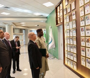 A Palestinian delegation headed by Dr. Abu Holi briefed the Secretary-General of the International Islamic Fiqh Academy on the situation in Palestine.