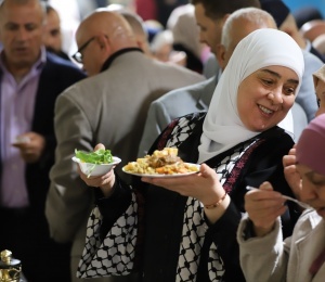 "شؤون اللاجئين بالمنظمة" واللجنة الشعبية لمخيم قلنديا تختتم مبادرة "يوم قلنديا للتراث والمذاق الفلسطيني"