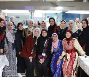 "شؤون اللاجئين بالمنظمة" واللجنة الشعبية لمخيم قلنديا تختتم مبادرة "يوم قلنديا للتراث والمذاق الفلسطيني"