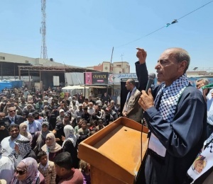 مهرجان العودة الوطني في خانيونس يؤكد التمسك بحق العودة تحت شعار: &ldquo;لن نرحل.. جذورنا أعمق من دماركم&rdquo;