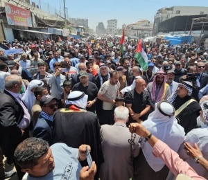 مهرجان العودة الوطني في خانيونس يؤكد التمسك بحق العودة تحت شعار: &ldquo;لن نرحل.. جذورنا أعمق من دماركم&rdquo;