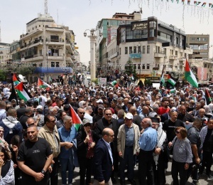 دائرة شؤون اللاجئين تنظم مسيرة العودة إحياءً للذكرى الـ78 للنكبة تحت شعار: &ldquo;لن نرحل.. جذورنا أعمق من دماركم&rdquo;
