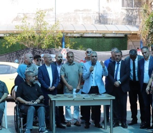 ابو هولي يتفقد مستشفى الأونروا في قلقيلية ويبحث مع المحافظ آليات تطويره والدفاع عن تفويض الوكالة 