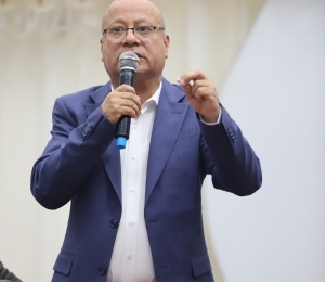 تحت رعاية الرئيس محمود عباس.. شؤون اللاجئين تضع حجر الأساس لخزان مياه في مخيم الفوار وتتفقد أوضاع مخيمات جنوب الضفة الغربية