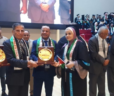 د. ابو هولي: دائرة شؤون اللاجئين تكرم 770 طالب وطالبة لمن حصلوا على معدل 97.4% فما فوق في الثانوية العامة في قطاع غزة