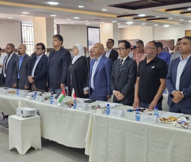 رئيس دائرة شؤون اللاجئين والسفير الياباني يطلقان مشروع تحسين مخيم الامعري