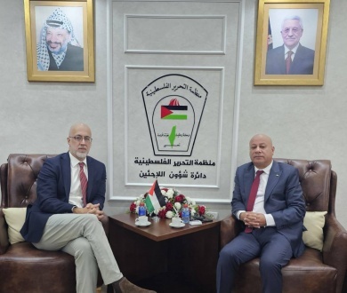 خلال لقائه السفير البرازيلي لدي دولة فلسطين د. ابو هولي يحذر من تداعيات سريان القوانين الاسرائيلية ومن ازمة مالية تلوح بالافق للاونروا على ولاية عملها وتدخلاتها الطارئة 