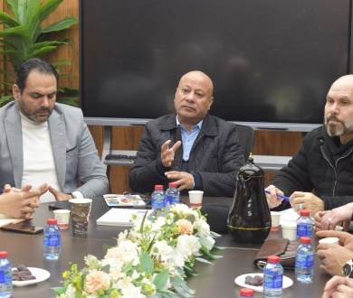 دائرة شؤون اللاجئين تبحث مع الجمعية الفلسطينية للفن المعاصر سبل التعاون لاحياء الذكرى 77 للنكبة بفعاليات فنية هادفة.