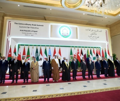 في كلمته أمام القمة الطارئة الرئيس يشيد بالخطة المصرية الفلسطينية العربية لإعادة إعمار قطاع غزة