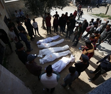 12 شهيدا منذ صباح اليوم: استشهاد ثلاثة مواطنين بينهم طفل في قطاع غزة