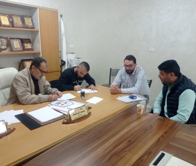 شؤون اللاجئين بالمنظمة تبدء بتوزيع منحة الطالب الجامعي انطلاقا من مخيم جنين وتنفيذ مشاريع ذات احتياج لمخيم عسكر الجديد