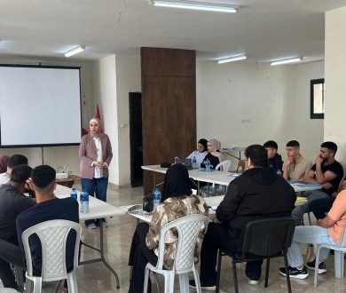 اختتام  تدريبات "البنية غير التحتية" في مخيمي الأمعري والدهيشة