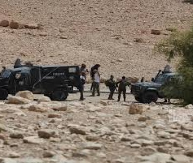 مستعمرون يهاجمون قرية شلال العوجا شمال أريحا  