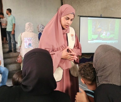 اللجنة الشعبية في مخيم المغازي تنظم يوماً طبياً وترفيهياً مميزاً للأطفال والأمهات بدعم من مؤسسة "الملائكة"