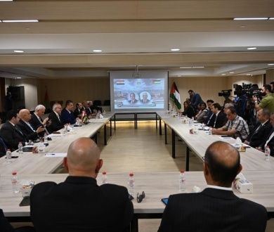 السفير اللوح يطلع برلمانيين ورؤساء أحزاب مصرية على الحراك السياسي ويثمن موقف مصر الداعم للقضية الفلسطينية