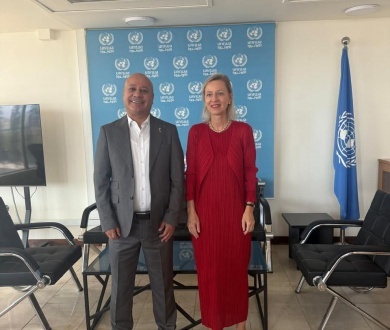 Abu Huli discusses with &ldquo;Dorothy Klaus&rdquo; the situation of Palestinian camps in Lebanon and the repercussions of UNRWA&rsquo;s financial crisis on its services to Palestinian refugees