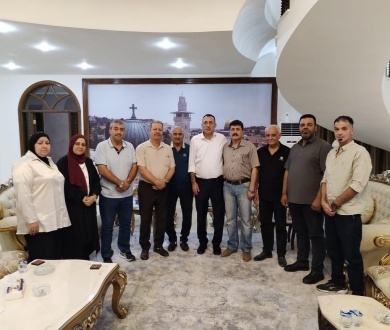 The Embassy of the State of Palestine in Iraq distributes "rent allowance" grants to 300 Palestinian refugee families in Iraq