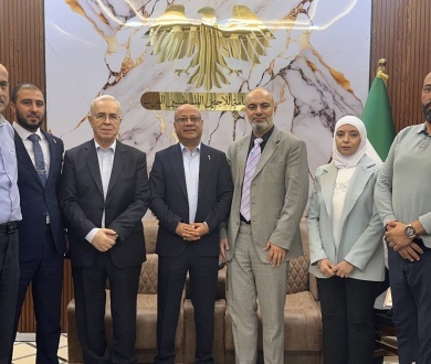 أبو هولي والرفاعي يجتمعان مع الهيئة العامة للاجئين الفلسطينيين العرب في دمشق ويبحثان اوضاع اللاجئين الفلسطينيين في سوريا