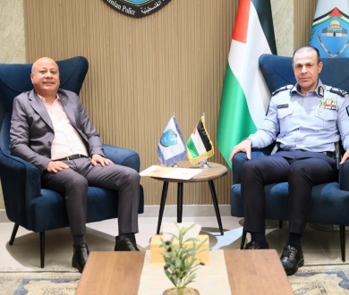 اللواء علام السقا يستقبل عضو اللجنة التنفيذية لمنظمة التحرير الفلسطينية الدكتور أحمد أبو هولي.