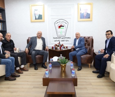 د. أبو هولي يؤكد أهمية تعزيز الشراكة مع اللجان الشعبية ويشيد بأداء لجنة مخيم الفارعة