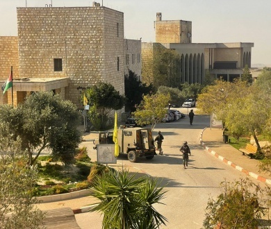 3 إصابات بالرصاص الحي خلال اقتحام الاحتلال جامعة بيرزيت