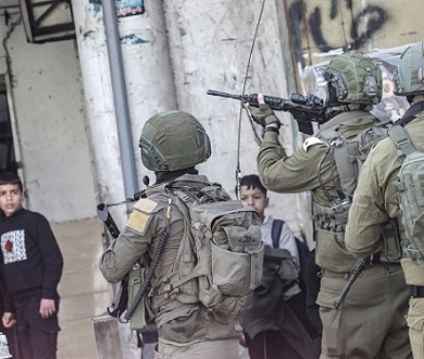 قوات الاحتلال تعتقل ثمانية مواطنين وتصيب 3 آخرين في نابلس