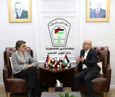 Abu Holi Discusses UNRWA Funding Challenges with the German Ambassador and Warns of the Dangers of Plans Aimed at Undermining Its International Mandate