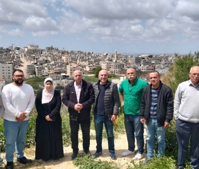 وفد شؤون اللاجئين يتفقد أوضاع النازحين في مخيمي طولكرم ونور شمس ويؤكد مواصلة الجهود لتعزيز صمودهم