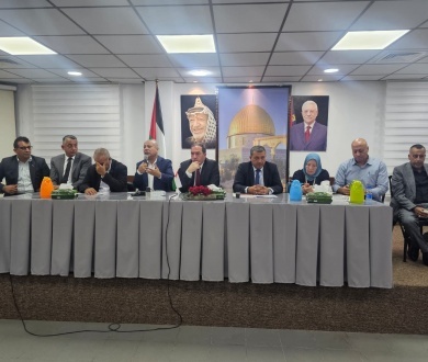 تفقد مخيمي طولكرم ونور شمس.. أبو هولي: حماية المخيمات وتمكين "الأونروا" من عملها أولوية وطنية حتى تنفيذ القرار 194