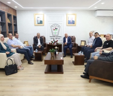د. أبو هولي يستقبل أمين سر حركة "فتح" ورئيس اللجنة الشعبية في نابلس لبحث أوضاع اللاجئين والعمل التنظيمي