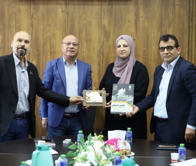 دائرة شؤون اللاجئين تكرّم الباحثتين د. رويدة أحمد وأ. رئام بدو وتؤكد أهمية توثيق الرواية الفلسطينية وصون ذاكرة المخيمات