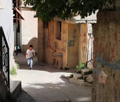 إصابات بالاختناق في مخيم الدهيشة والاحتلال يقتحم بلدات شرق بيت لحم  