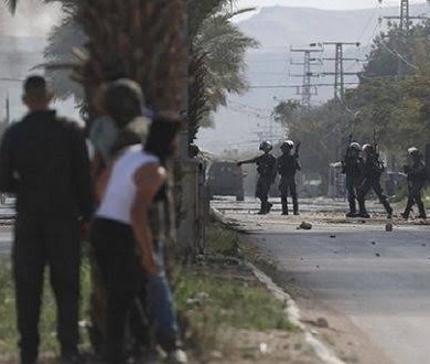 اندلاع مواجهات عقب اقتحام الاحتلال مخيم عقبة حبر جنوب أريحا