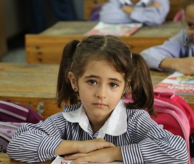 540 ألف طفل تحت مظلة تعليم الأونروا.. التمويل والحرب يهددان مدارس اللاجئين الفلسطينيين