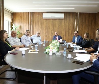 أبو هولي يبحث مع لجنة اللاجئين في ثوري فتح سبل حماية قضية اللاجئين ومواجهة استهداف الأونروا والمخيمات