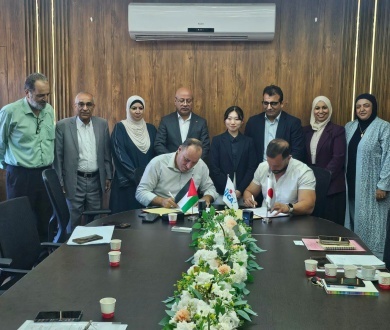 برعاية الرئيس  دائرة شؤون اللاجئين:  توقيع عقد مشروع إعادة تأهيل وصيانة شبكة الصرف الصحي في مخيم عسكر الجديد