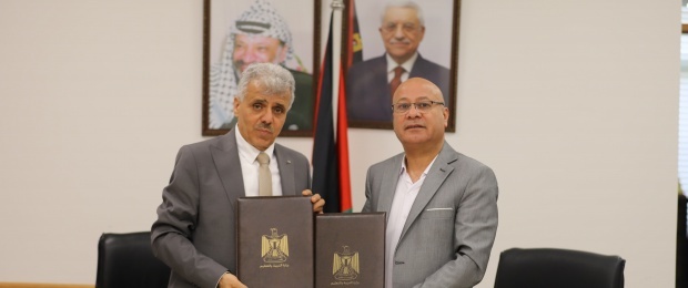 دائرة شؤون اللاجئين و"التربية" تبرمان اتفاقية تعاون لتحصين الوعي بحقوق اللاجئين لدى الأجيال الناشئة