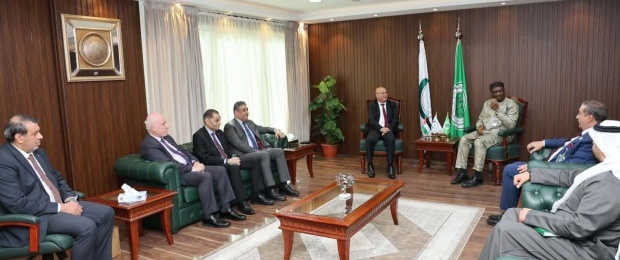 A Palestinian delegation headed by Dr. Abu Holi briefed the Secretary-General of the International Islamic Fiqh Academy on the situation in Palestine.